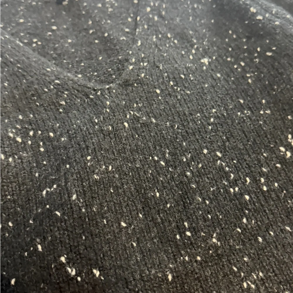 Burberry London virgin wool and cashmere Black Speckled v-neck Sweater - Picture 6 of 9